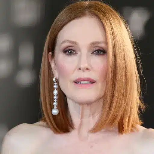 flattering hairstyles for mature women